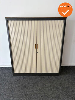 Aspa - Roldeurkast - 137x120x47 cm - Antraciet met beige deuren - metalen deuren