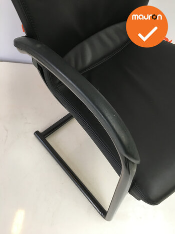 Ahrend 230 - zwart frame - bestaande zwart lederen stoffering