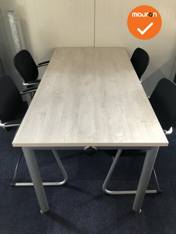 Ahrend 500 - 4 poots tafel - zilvergrijs onderstel - met nieuw blad naar keuze