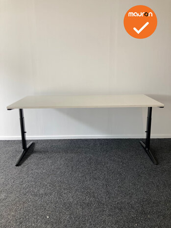 Ahrend Mehes handmatig verstelbaar bureau - 180x80cm - Nieuw blad naar keuze - Zwart onderstel