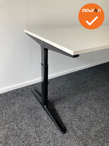 Ahrend Mehes handmatig verstelbaar bureau - 180x80cm - Nieuw blad naar keuze - Zwart onderstel