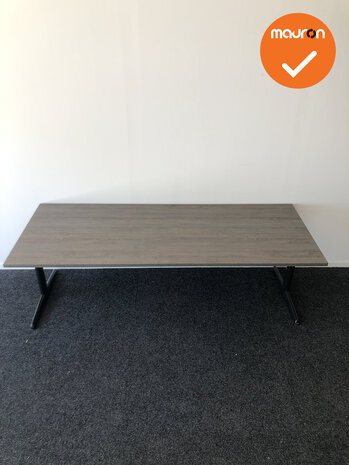 Ahrend 500 handmatig verstelbaar bureau - nieuw blad naar keuze - afmeting naar keuze - zwart onderstel