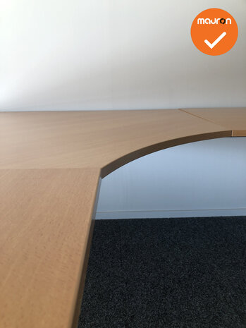 Ahrend hoekbureau -200x200 - Beuken - Melamine - Hoek naar keuze - Essa - Zilvergrijs onderstel