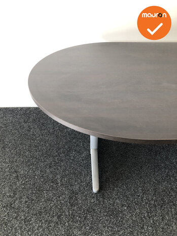 Ahrend Essa vergadertafel - Ovaal - 180x120cm - Wenge - Melamine - Zilvergrijs onderstel 