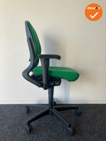 Ahrend 230 bureaustoel - refurbished - medium rug - groene  stoffering - kleur voetkruis naar keuze