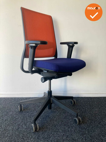 Gispen Zinn bureaustoel - Nieuwstaat - 4D Armleggers - blauwe zitting en oranje netweave rug - Zwart voetkruis