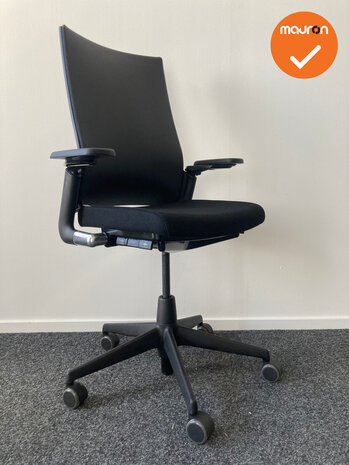 Ahrend 2020 bureaustoel  - refurbished - nieuwe zwarte stoffering - hoge lederen rug - zwart voetkruis - Zonder lendesteun