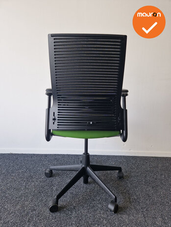 Ahrend 2020 bureaustoel - refurbished - Groene stoffering - inclusief lendesteun - hoge netweave rug - kunststof voetkruis - In