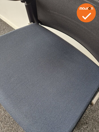 Ahrend 2020 bureaustoel - refurbished - Donkerblauwe stoffering - inclusief lendesteun - hoge netweave rug - voetkruis naar keu