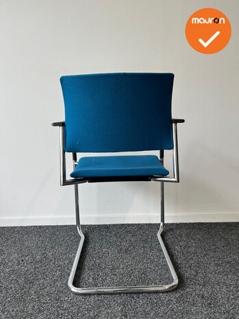 Vergaderstoel - EMO - Licht blauwe stoffering