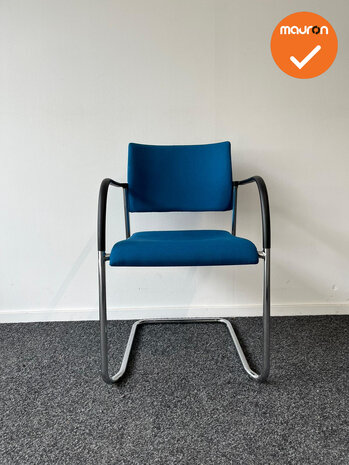 Vergaderstoel - EMO - Licht blauwe stoffering