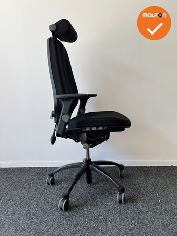 RH Logic 400 - Zwarte stoffering  - Zwart voetkruis - Met hoofdsteun 
