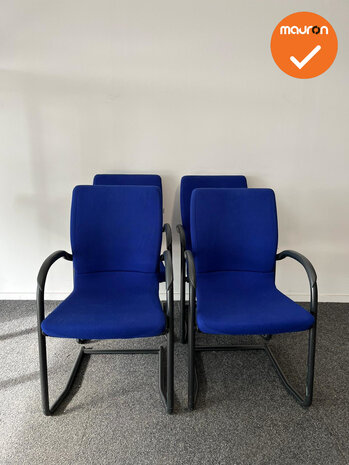 Ahrend 230 - Set van 4 stuks - Blauw stoffering - Zwart frame - inclusief gestoffeerde rug