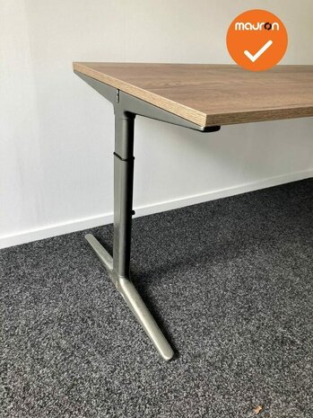 Ahrend Mehes handmatig verstelbaar bureau - nieuw blad in kleur naar keuze - afmetingen naar keuze - antracietgrijs onderstel