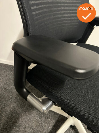 Ahrend 2020 bureaustoel  - refurbished - Zwart
