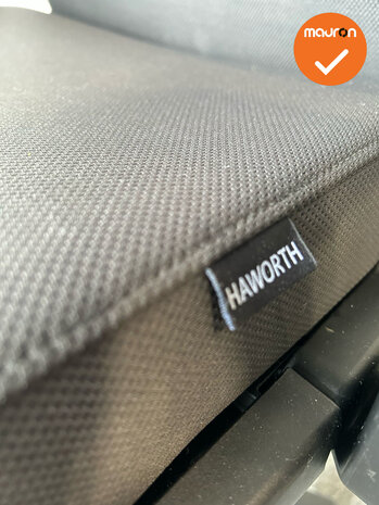 Haworth Comforto 59 - Antracietgrijs gestoffeerd - Zwart voetkruis
