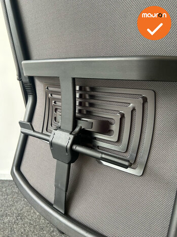 Haworth Comforto 59 - Antracietgrijs gestoffeerd - Zwart voetkruis