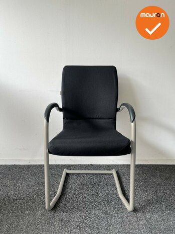 Ahrend 230 vergaderstoel - Zilvergrijs frame - Nieuwe stoffering kleur naar keuze