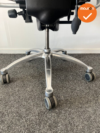 RH Logic 400 - Zwarte leren bekleding - Inclusief lendepomp - Chrome voetkruis