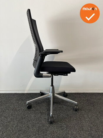 Ahrend 2020 - refurbished - hoge rug - hergestoffeerde zitting