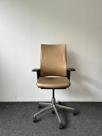 Ahrend 2020 bureaustoel  - refurbished - Goud kunstleer - hoge rug - chrome voetkruis