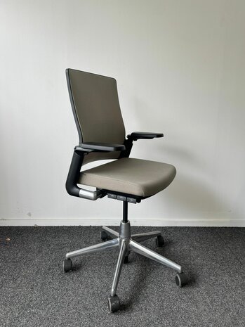 Ahrend 2020 Verta bureaustoel - refurbished - Beige stoffering  - medium rug - chrome voetkruis 