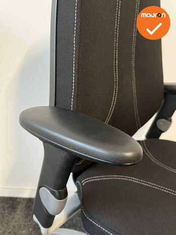 RH Logic 400 - zwarte stoffering met witte stiknaden - Grijs voetkruis