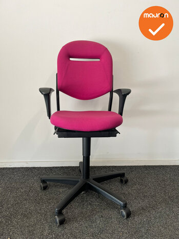 Ahrend 220 bureaustoel - 2D - bestaande roze stoffering - Zwart voetkruis