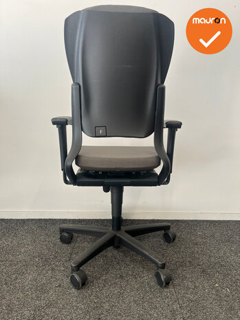 Ahrend 230 - Hoge rug  - Antracietgrijze stoffering - Zwart voetkruis