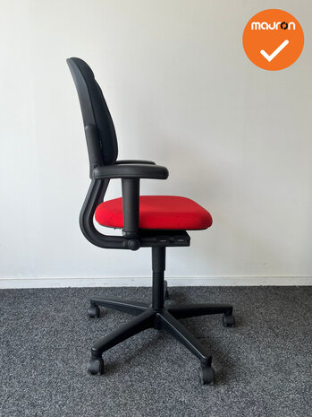 Ahrend 220 - 3D - nieuwe stoffering - Rode zitting - zwarte rug - zwart voetkruis