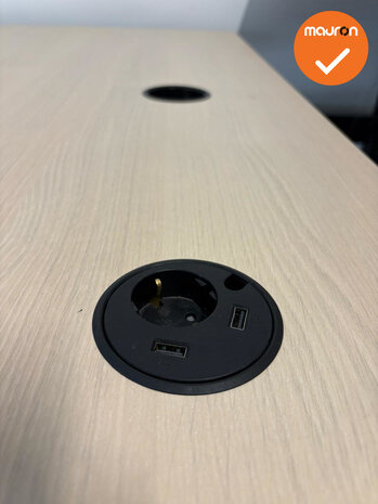 Vepa Presto Duo bureau - 140x80 - inclusief kabeldoorvoer en ingebouwd stekkerblok