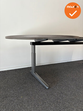 Ahrend Essa handmatig verstelbaar bureau met vergaderstuk - nieuw blad naar keuze - 240x80cm - ⌀120cm - Antraciet onders