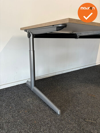 Ahrend 500 hoekbureau -200x200 - Bladkleur naar keuze - Slinger verstelbaar
