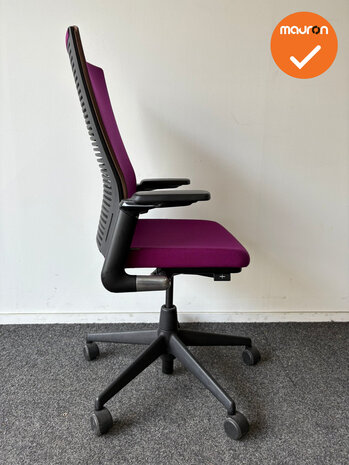 Ahrend 2020 - refurbished - hoge rug - Paarse stoffering - zwart voetkruis - zonder lendesteun 