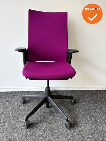 Ahrend 2020 - refurbished - hoge rug - Paarse stoffering - zwart voetkruis - zonder lendesteun 