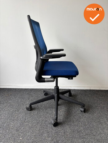 Ahrend 2020 verta bureaustoel - refurbished - blauwe stoffering - blauw netweave - inclusief lendesteun - medium rug - zwart vo