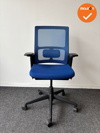 Ahrend 2020 verta bureaustoel - refurbished - blauwe stoffering - blauw netweave - inclusief lendesteun - medium rug - zwart vo