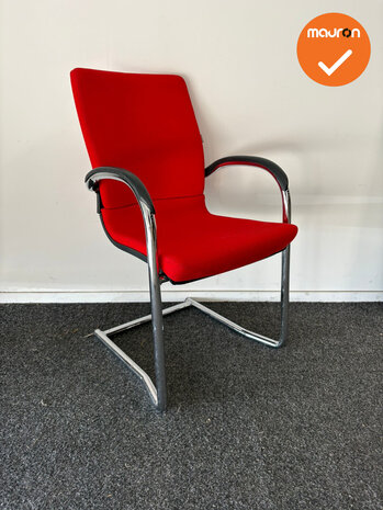 Ahrend 230 vergaderstoel - Zilvergrijs frame - Rode stoffering met gestoffeerde rug