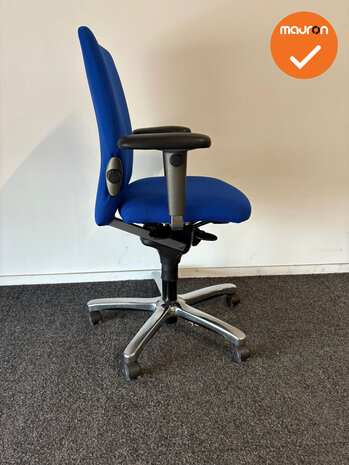 Haworth Comforto 77 - Nieuwe blauwe stoffering - Chroom voetkruis - Kunstlederen Armpads