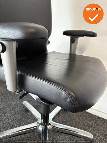 Haworth Comforto 77 - Zwarte leren bekleding - Chroom voetkruis - Kunstlederen Armpads