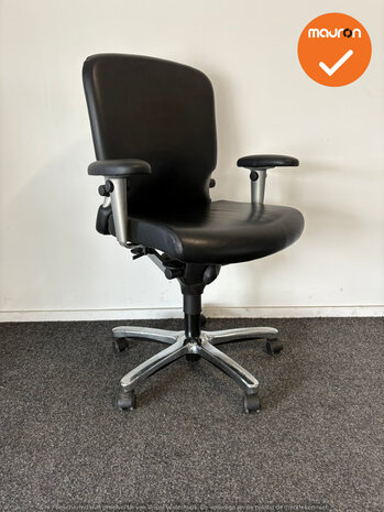 Haworth Comforto 77 - Zwarte leren bekleding - Chroom voetkruis - Kunstlederen Armpads