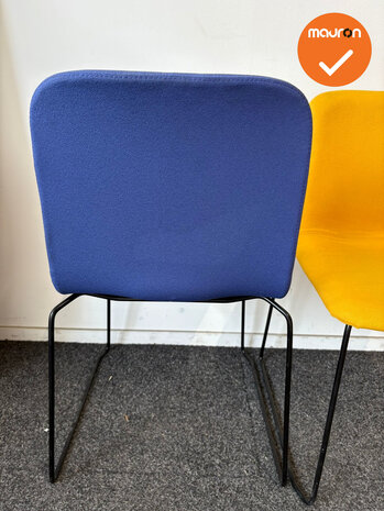 set van Lensvelt vergaderstoel - geel en blauw gestoffeerd - 2 stuks