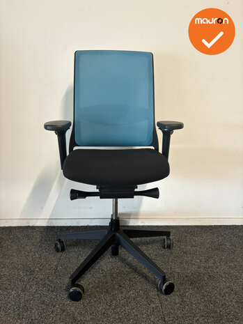 Gispen Zinn  - 4D Armleggers - Zwart gestoffeerde zitting met blauw netweave - zwart voetkruis