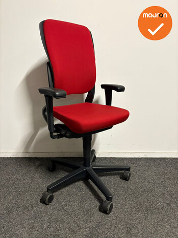 Ahrend 230 - Hoge rug  - Rode stoffering - Zwart voetkruis