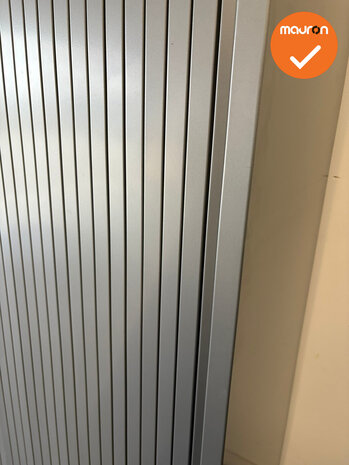 Roldeurkast Aspa  - Zilvergrijs - 195x120x47cm - Zilvergrijs met grijze metalen deuren