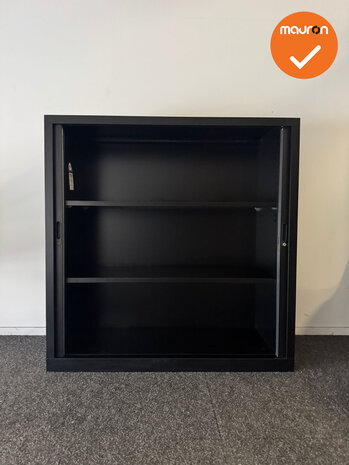 Roldeurkast - BASIC - 122x120x45cm - Zwart met zwarte kunststof deuren 