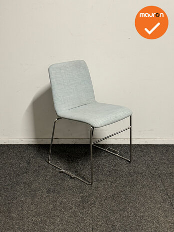 Refurbished Vergaderstoel Lichtblauw met Zilvergrijs Onderstel