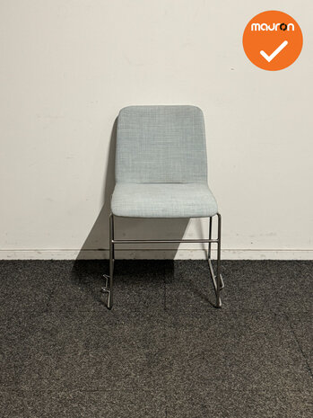 Refurbished Vergaderstoel Lichtblauw met Zilvergrijs Onderstel