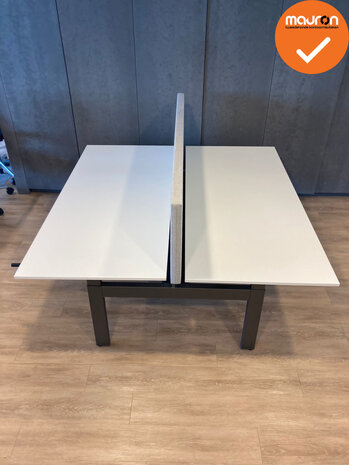 Ahrend Balance duo slingerverstelbaar bureau - 160x80cm - antracietgrijs onderstel - wit melamine blad - inclusief akoestisch s