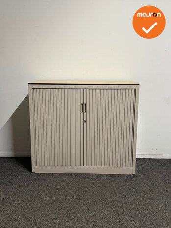 Basic - Roldeurkast - 105x120x47 cm - Witgrijs - Ahorn topblad